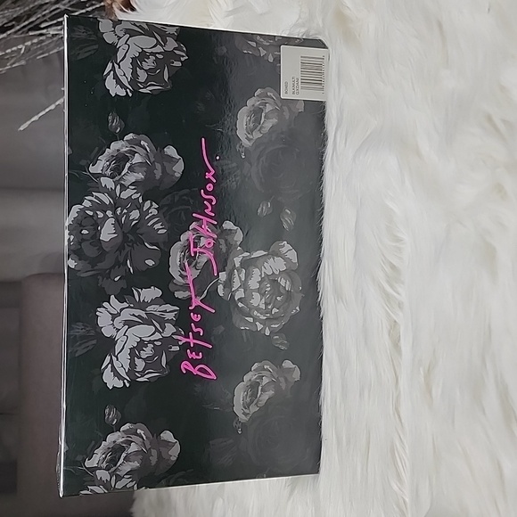 Betsey Johnson Black Leopard w/ Bow Crossbody Purse & Floral Card Case Gift Set - Picture 16 of 16